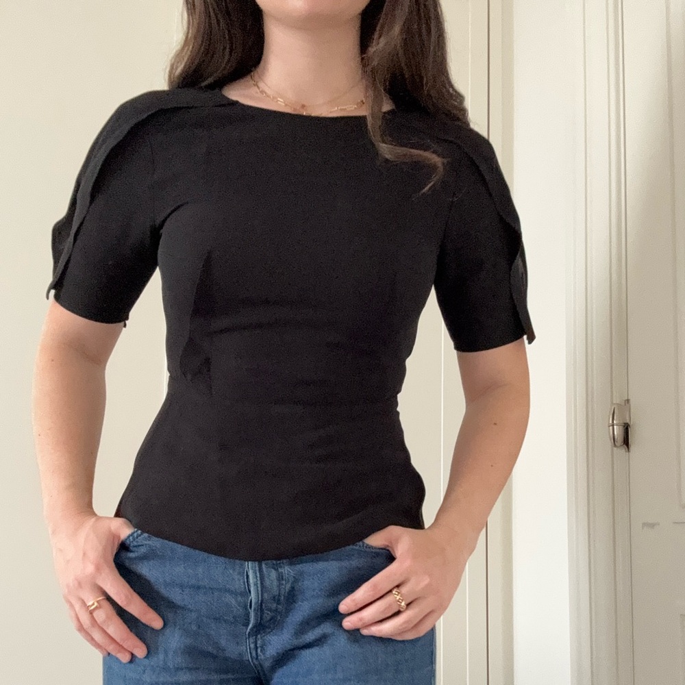 Stella McCartney Black Fitted Short Sleeve Top Architectural Shoulder Size Small